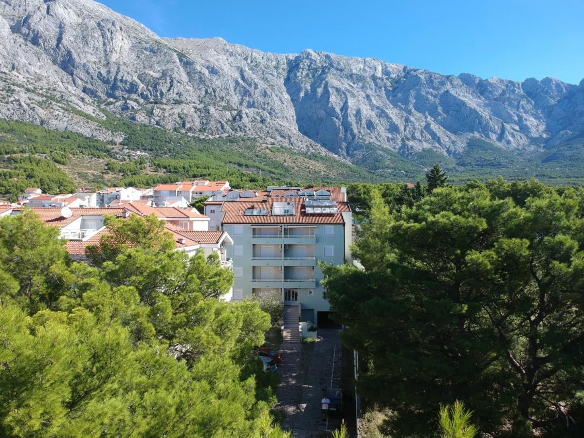 Ruza&Nikolina "1" Apartmani - Baška Voda Exteriör bild