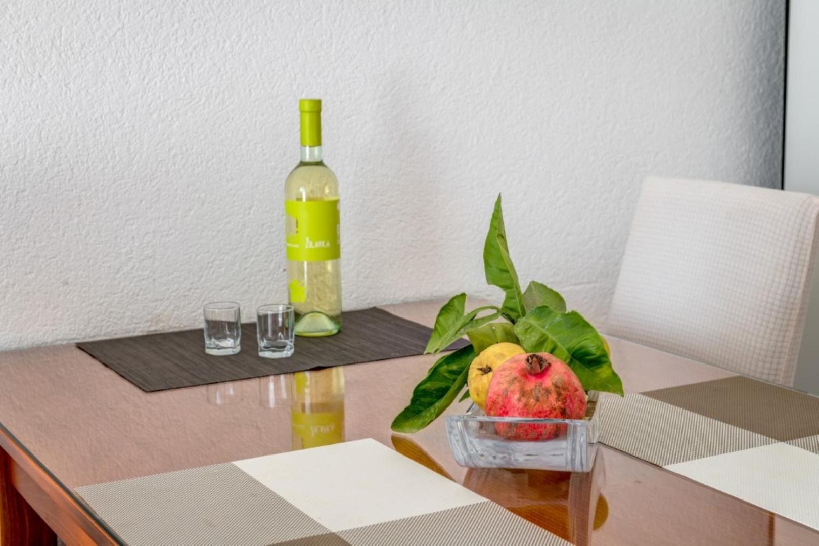 Ruza&Nikolina "1" Apartmani - Baška Voda Exteriör bild
