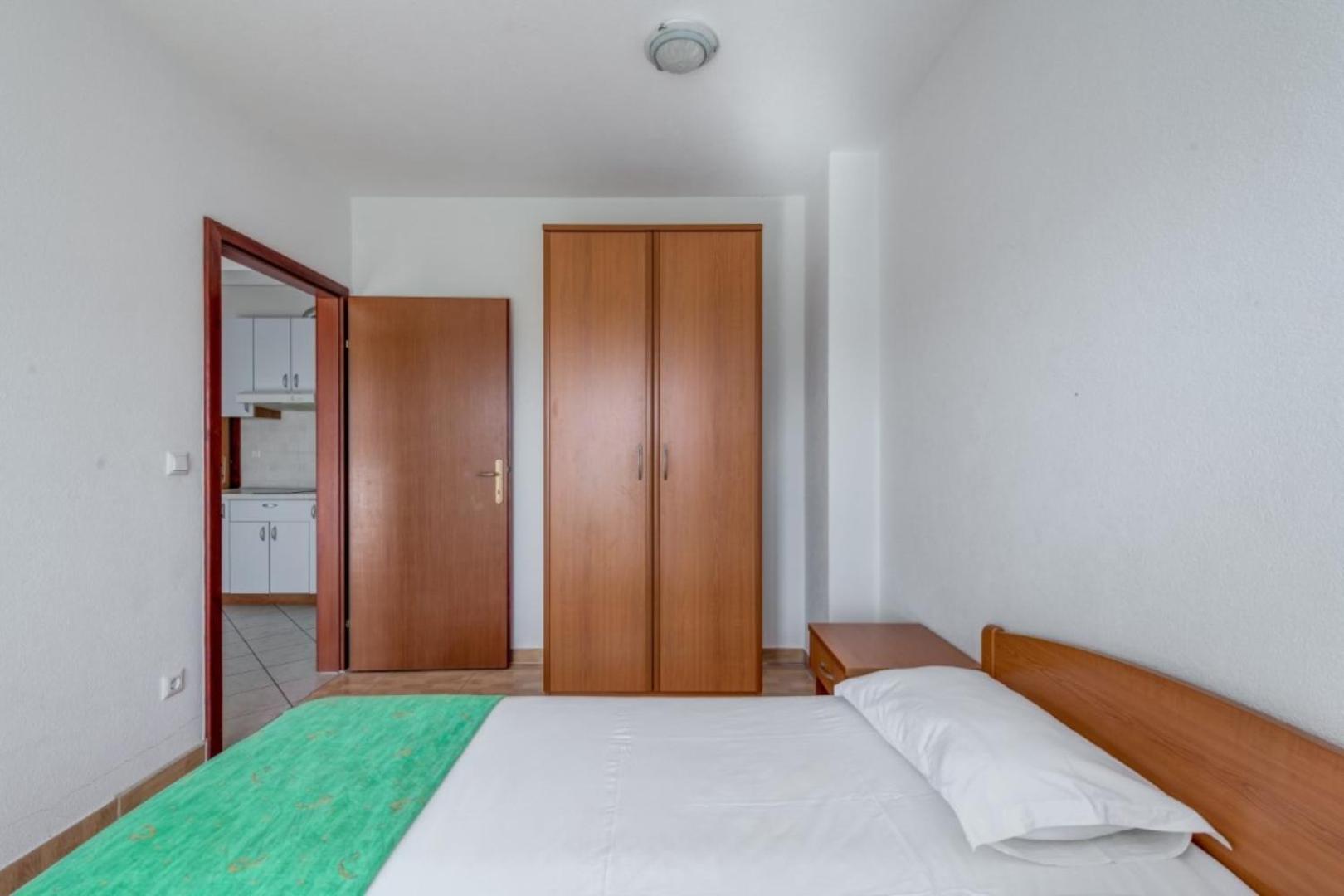 Ruza&Nikolina "1" Apartmani - Baška Voda Exteriör bild