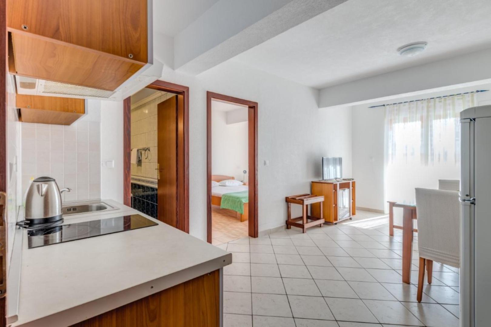 Ruza&Nikolina "1" Apartmani - Baška Voda Exteriör bild
