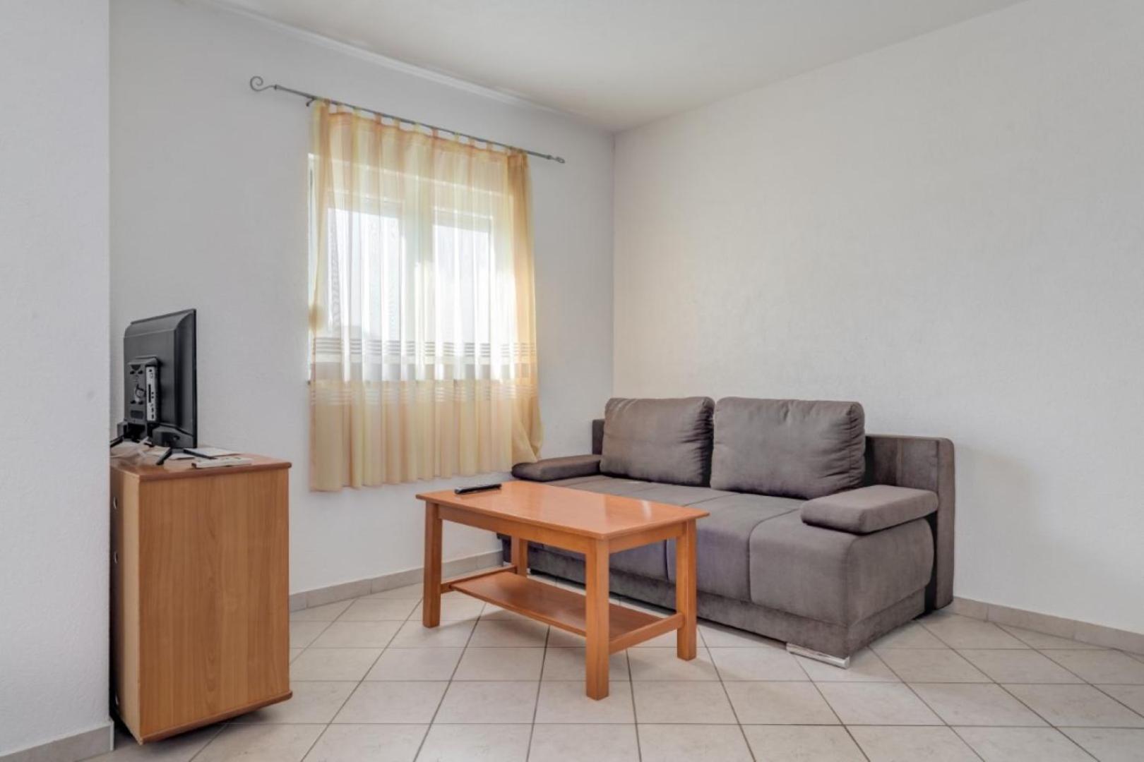 Ruza&Nikolina "1" Apartmani - Baška Voda Exteriör bild