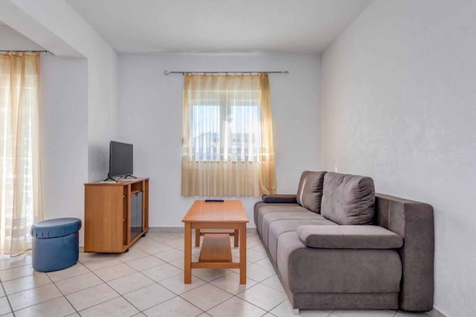 Ruza&Nikolina "1" Apartmani - Baška Voda Exteriör bild